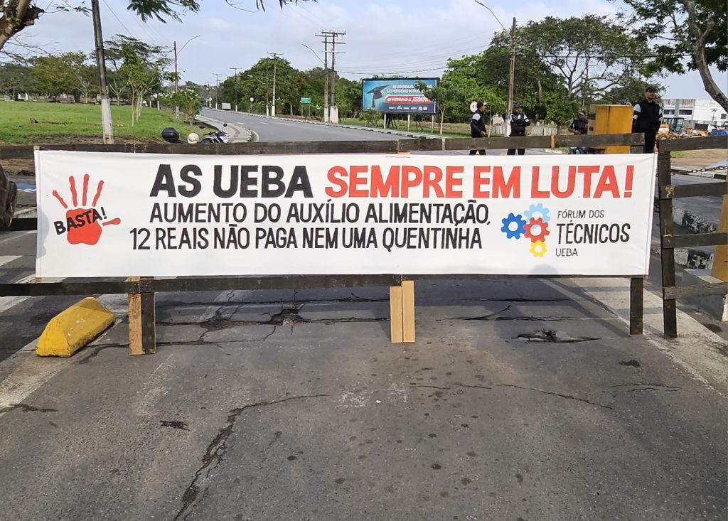 Fórum dos Técnicos das Universidades Estaduais da Bahia (UEBA),  paralisaram as atividades nesta terça – feira (19)